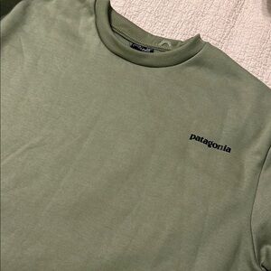 Patagonia Green Crewneck Sweatshirt
